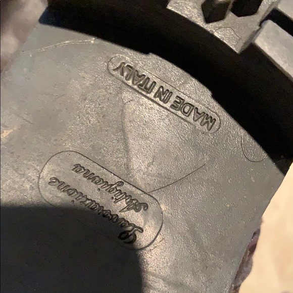 Gorgeous brown boots - Picture 2 of 3